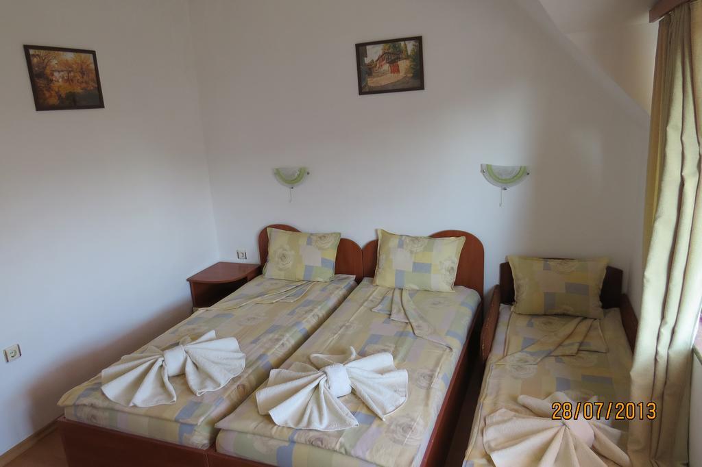Hotel Strinava Приморсько Екстер'єр фото
